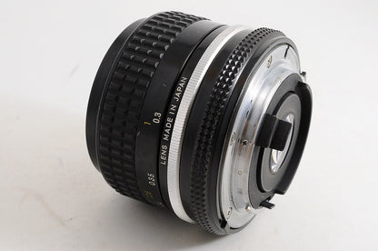 [Near Mint+ w/ Caps] Nikon AI Nikkor 28mm f3.5 MF Wide Angle Prime Lens Japan