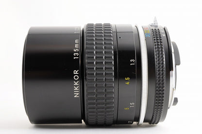 [Near Mint] Nikon AI Nikkor 135mm f/2.8 Built-in Hood Fast Telephoto MF Japan