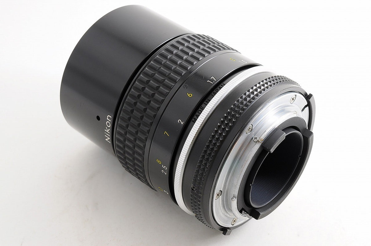 [Near Mint] Nikon AI Nikkor 135mm f/2.8 Built-in Hood Fast Telephoto MF Japan