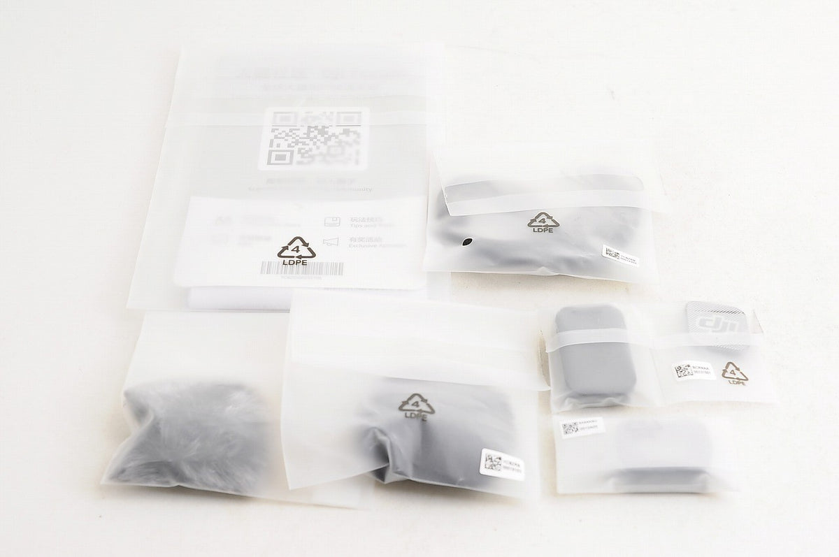 [Unused] DJI Osmo Pocket 4 Creator Combo 4K Handheld Gimbal Action Camera Japan