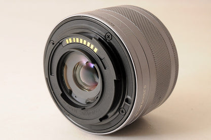 [NEAR MINT+] Canon EOS M10 White Mirrorless Camera 15-45mm IS STM Lens Kit Japan