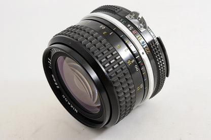 [Near Mint+ w/ Caps] Nikon AI Nikkor 28mm f3.5 MF Wide Angle Prime Lens Japan