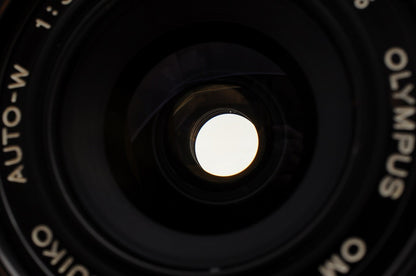 [Mint w/ Case] Olympus OM G.Zuiko Auto-W 28mm f/3.5 Wide MF Lens OM Japan