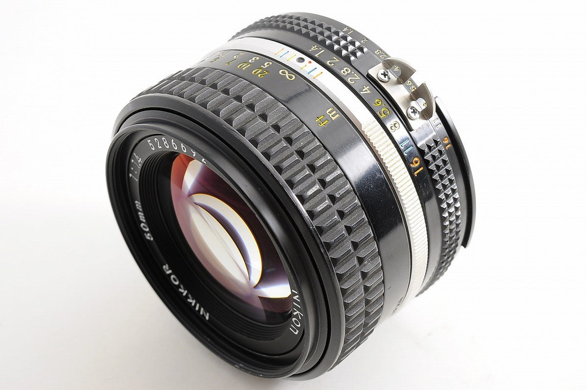 [Near Mint+ w/ Caps] Nikon AIS Nikkor 50mm f1.4 Fast MF Standard Prime Lens Jp