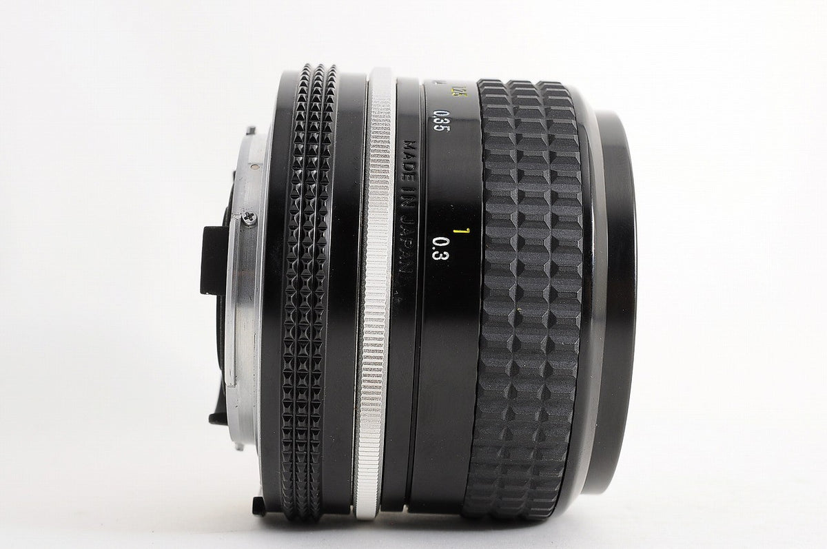 [Mint w/Filter] Nikon AI Nikkor 28mm f3.5 MF Wide Angle Prime Lens F Mount Japan