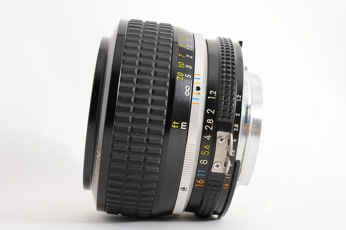 [Near Mint+ w/HS-2 Hood] Nikon AIS Nikkor 50mm f1.2 Fast MF Standard Lens Japan