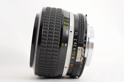 [Near Mint+ w/HS-2 Hood] Nikon AIS Nikkor 50mm f1.2 Fast MF Standard Lens Japan