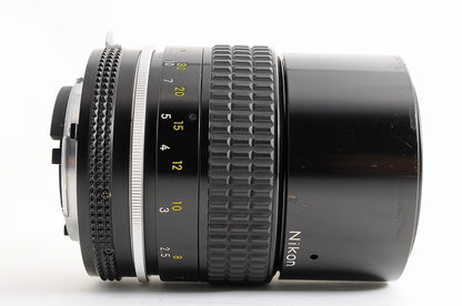 [Near Mint] Nikon AI Nikkor 135mm f/2.8 Built-in Hood Fast Telephoto MF Japan