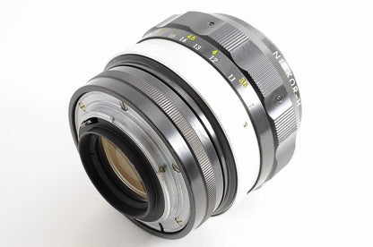 [Near Mint+ w/HN-21 Hood] Nikon Non AI Nikkor H Auto 85mm f1.8 MF Prime Japan