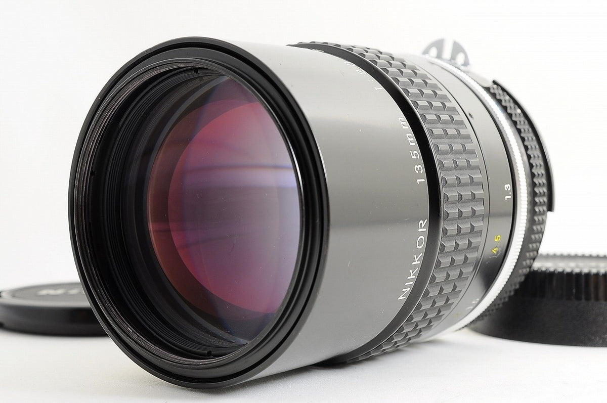 [Near Mint] Nikon AI Nikkor 135mm f/2.8 Built-in Hood Fast Telephoto MF Japan