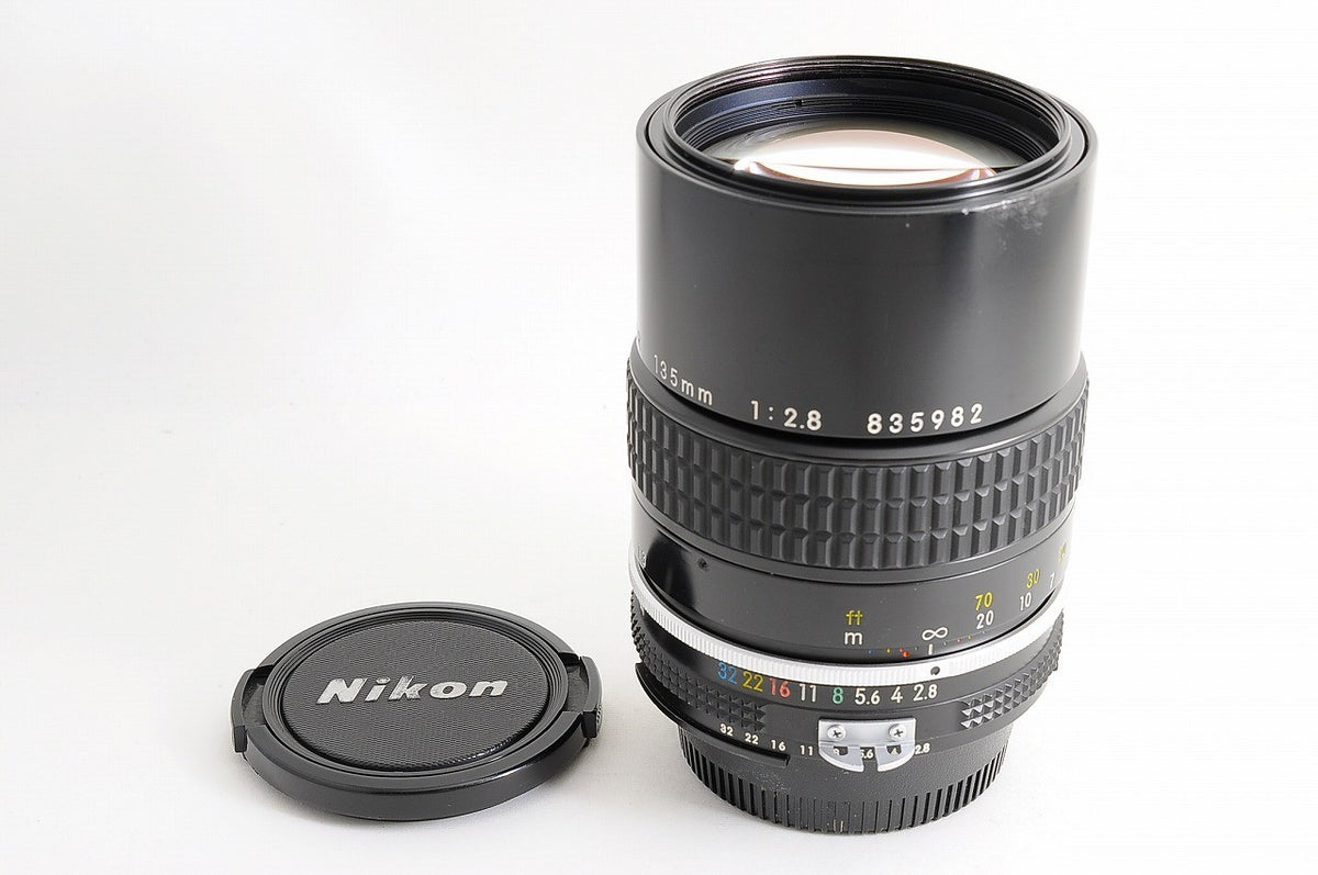 [Near Mint] Nikon AI Nikkor 135mm f/2.8 Built-in Hood Fast Telephoto MF Japan