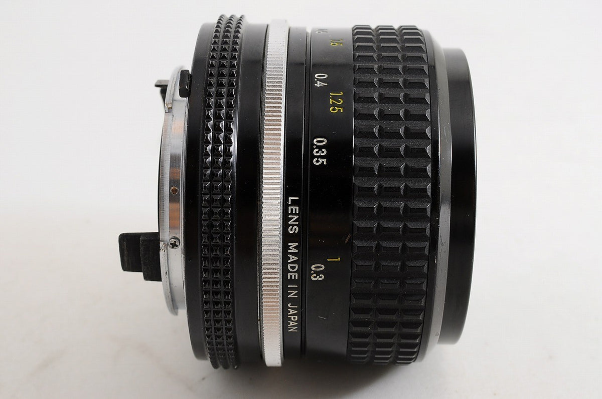 [Near Mint+ w/ Caps] Nikon AI Nikkor 28mm f3.5 MF Wide Angle Prime Lens Japan