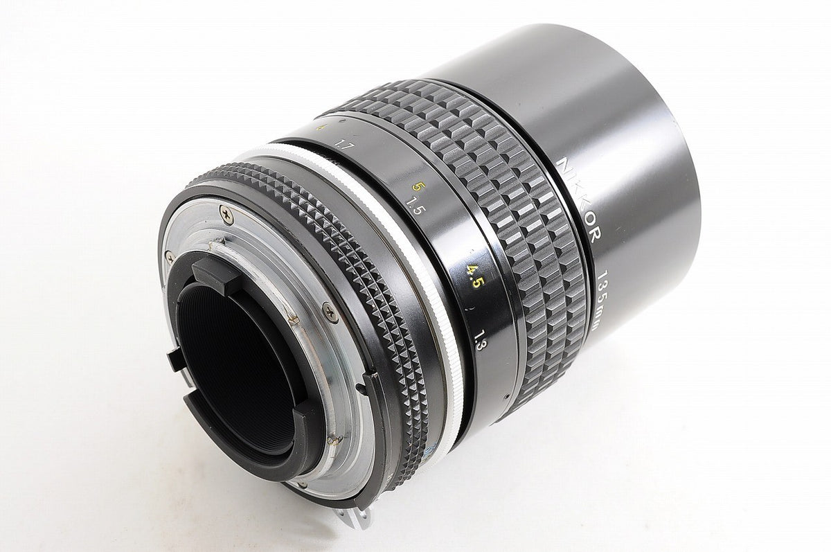 [Near Mint] Nikon AI Nikkor 135mm f/2.8 Built-in Hood Fast Telephoto MF Japan