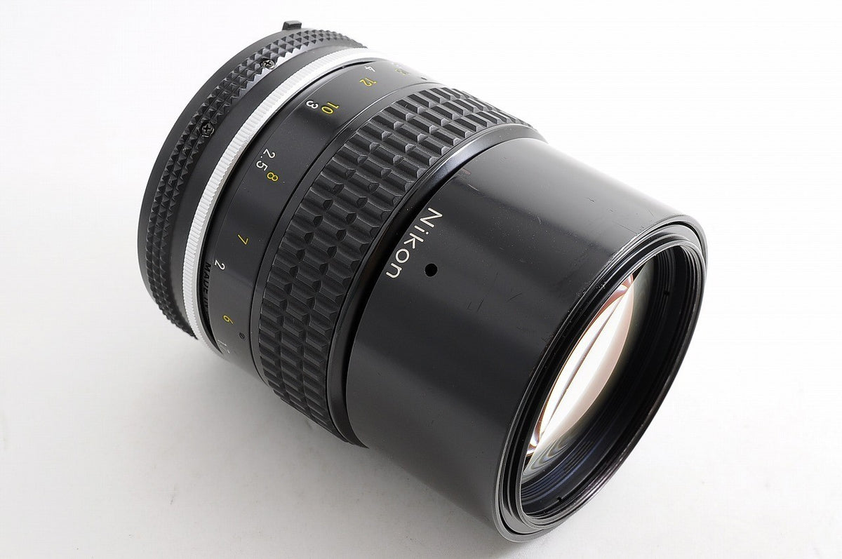[Near Mint] Nikon AI Nikkor 135mm f/2.8 Built-in Hood Fast Telephoto MF Japan