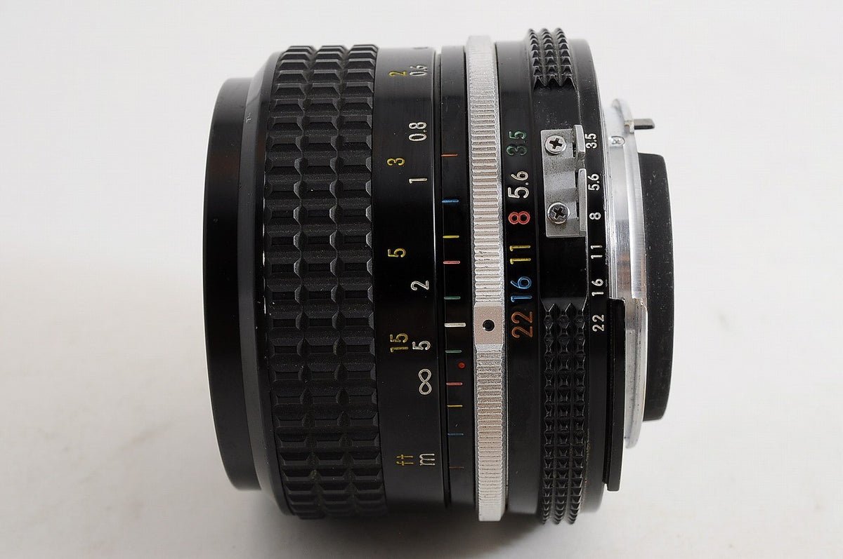 [Near Mint+ w/ Caps] Nikon AI Nikkor 28mm f3.5 MF Wide Angle Prime Lens Japan
