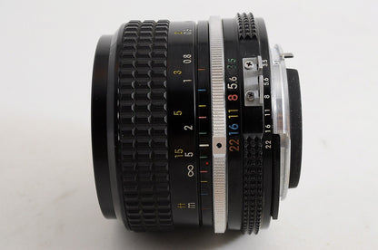 [Near Mint+ w/ Caps] Nikon AI Nikkor 28mm f3.5 MF Wide Angle Prime Lens Japan