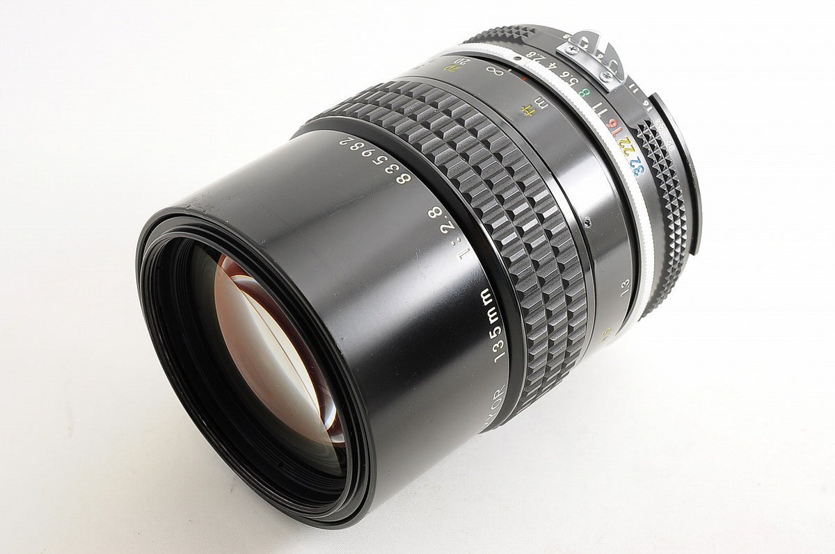 [Near Mint] Nikon AI Nikkor 135mm f/2.8 Built-in Hood Fast Telephoto MF Japan