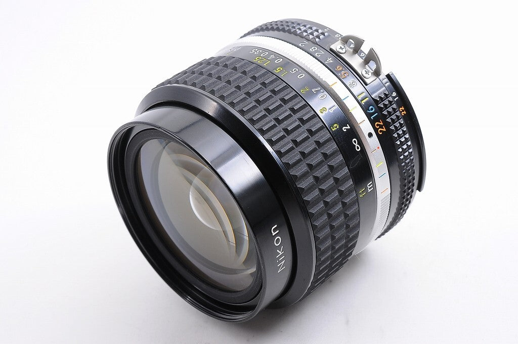 [NEAR MINT+] Nikon AI-S AIS Nikkor 24mm f/2 Fast Wide MF Lens Nikon F From Japan