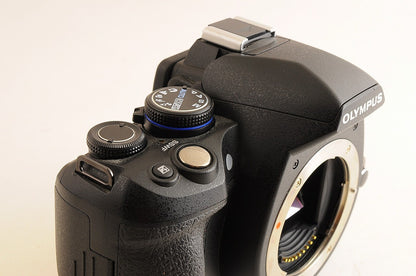 [Top Mint Boxed] Olympus E-620 DSLR 14-42mm Lens Kit Leather Case CS-9B Japan