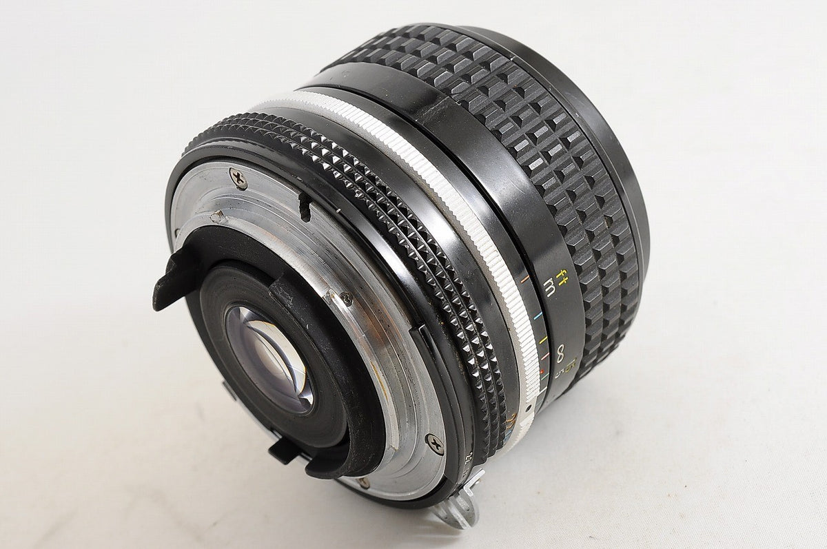 [Near Mint+ w/ Caps] Nikon AI Nikkor 28mm f3.5 MF Wide Angle Prime Lens Japan