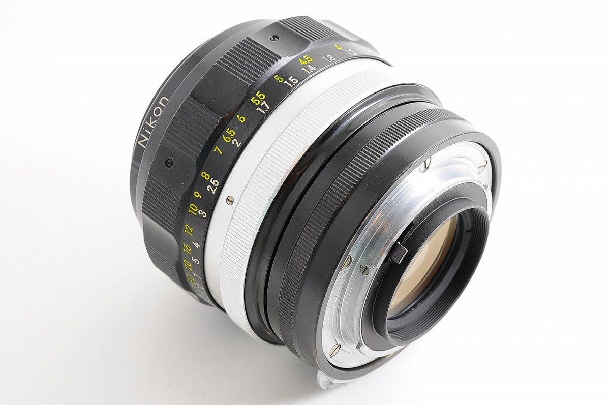 [Near Mint+ w/HN-21 Hood] Nikon Non AI Nikkor H Auto 85mm f1.8 MF Prime Japan